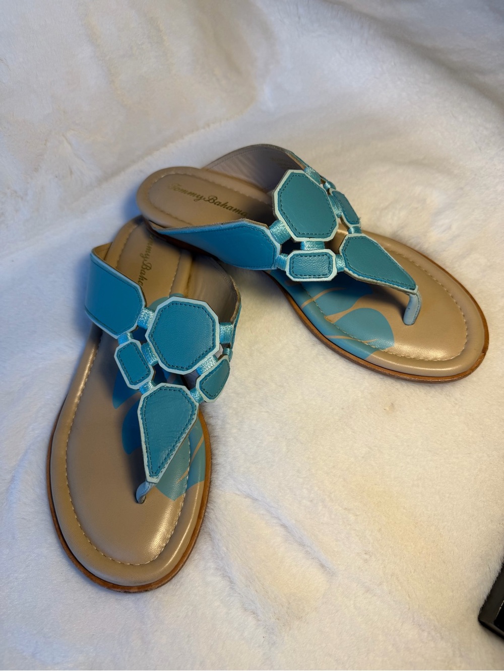 Tommy Bahama Turquoise Geometric Leather Thong Sandals - Women's size 7